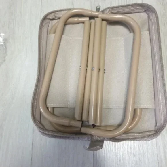 Portable Folding Mini Stool Easy to Carry Anywhere - Picture 2 of 3